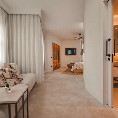 6 Rooms By Azumare Side Exterior photo