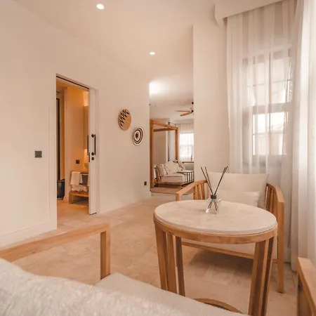 6 Rooms By Azumare Side Exterior photo